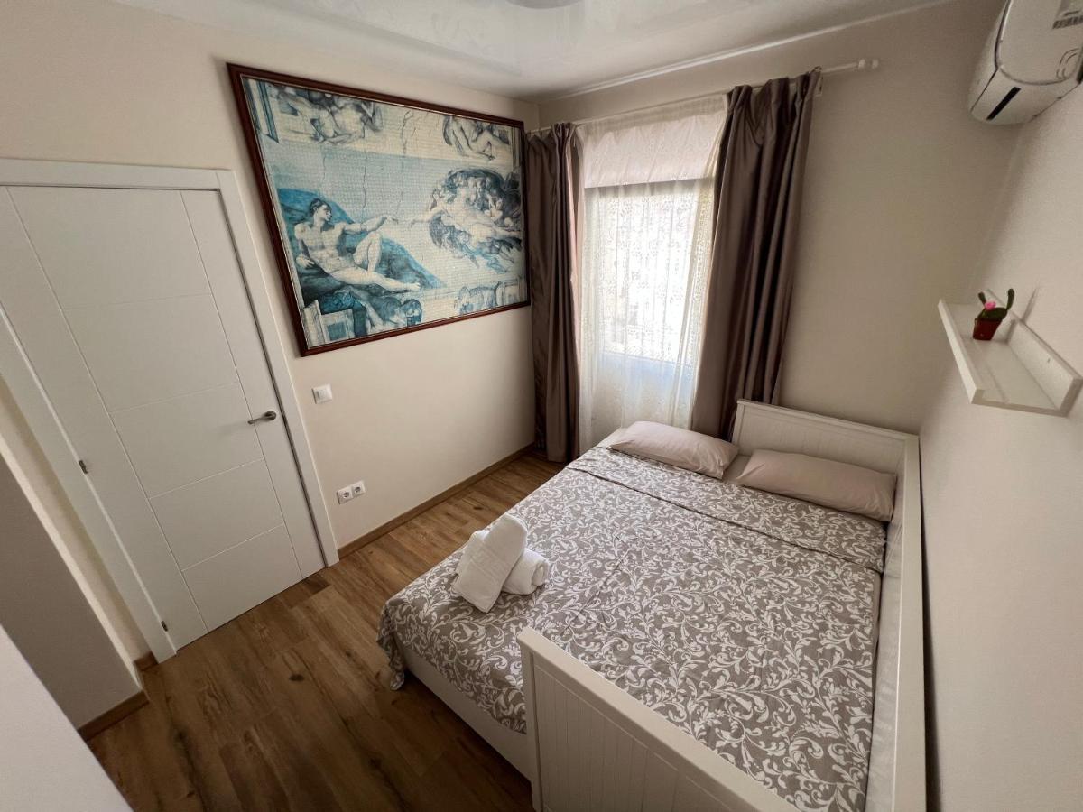 Genuar Apartments Malaga Center. Free Parking Екстер'єр фото