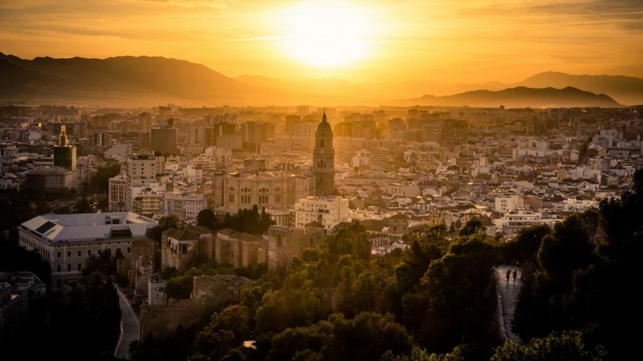 Genuar Apartments Malaga Center. Free Parking Екстер'єр фото